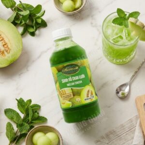 Melon smoothie with fresh ingredients